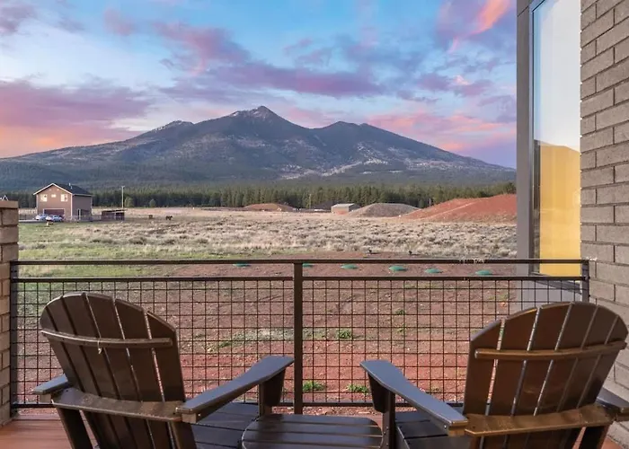 Holiday home The Bluebird Jacuzzi Sleeps 26 Flagstaff